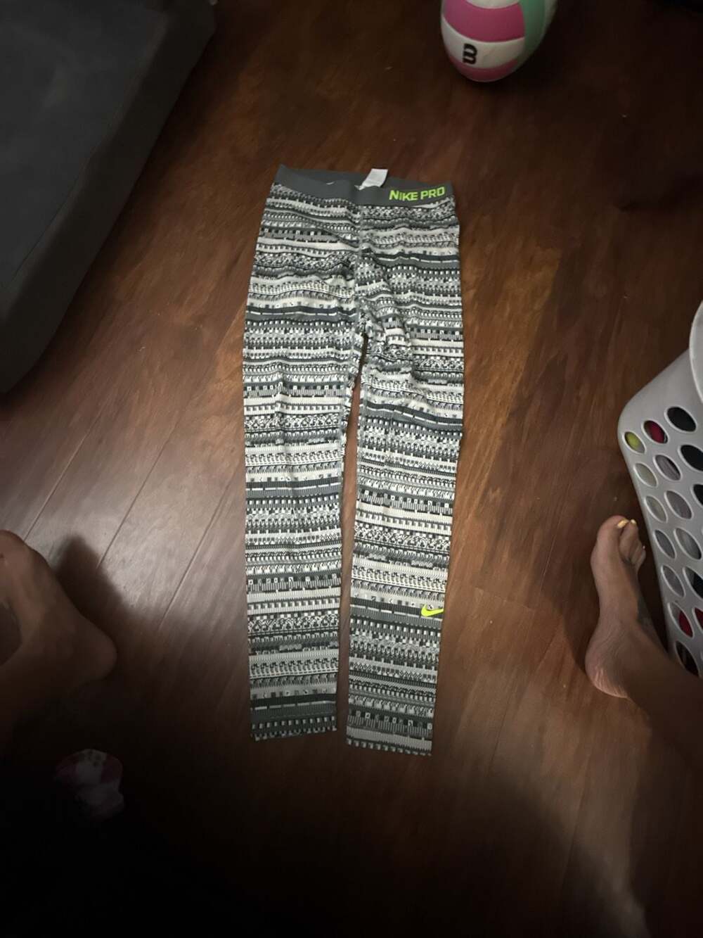Nike Pro Dri-FIT 8-Bit Geometric Print Athletic Leggings